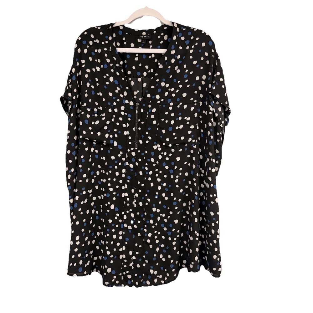 Torrid Womens Top Size 4 Black Polka Dot Blouse 1/4 Zip Cap Sleeve Pocket Woven